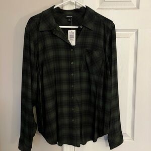 Torrid Green and Black button down. NWT size 0